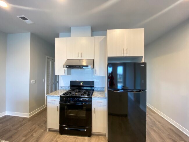 Building Photo - 3210 S Archer Ave