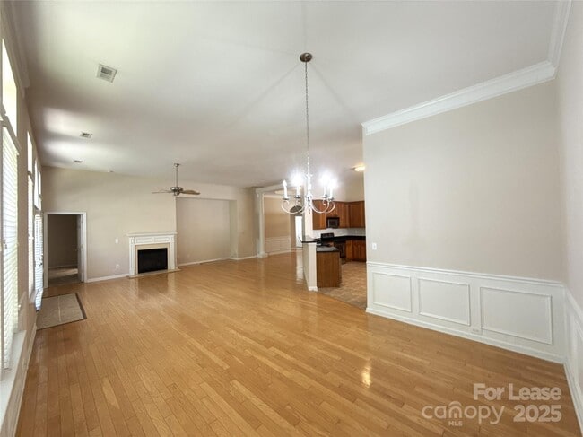 Foto del edificio - 1697 Lillywood Ln