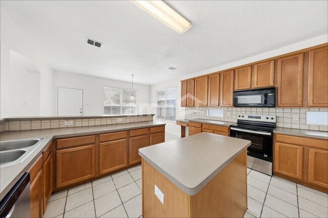 Building Photo - 2112 Lake Fork Ln
