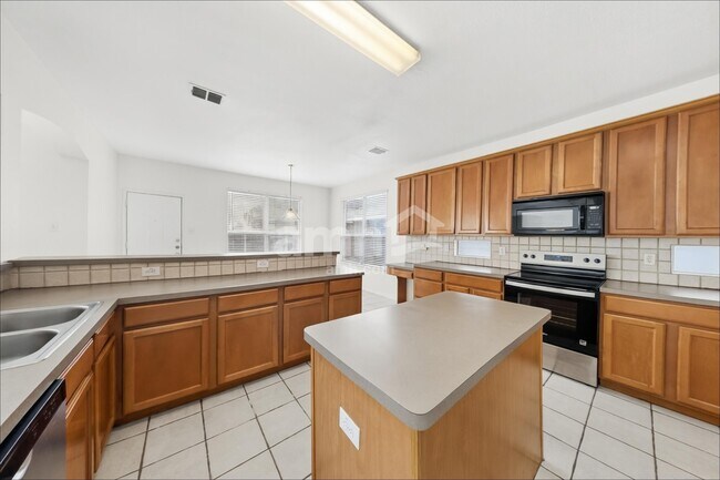 Foto del edificio - 2112 Lake Fork Ln