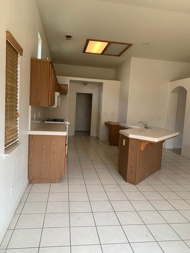 3774 Via Capitola, Madera, CA 93637 House Rental in Madera, CA