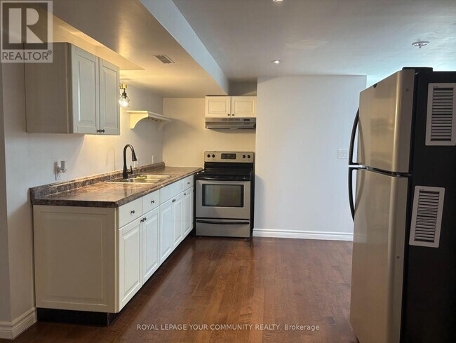 Photo du bâtiment - 896 Fourth St