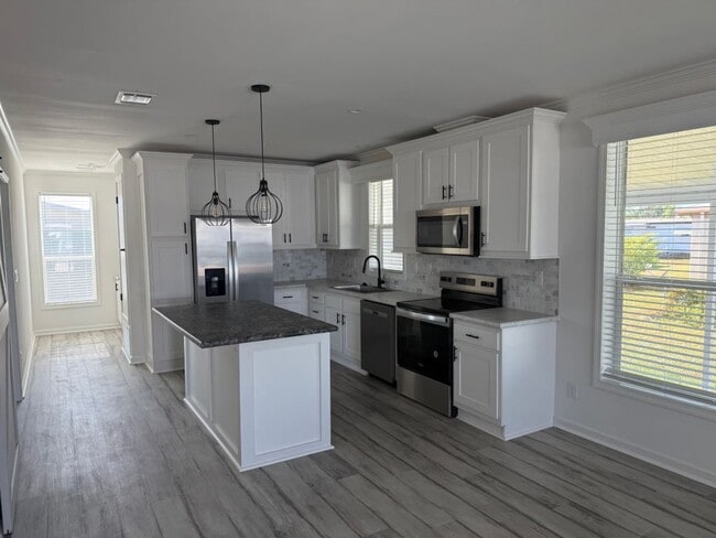 Foto del edificio - 485 Sandalwood Ln