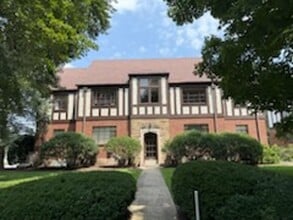 Building Photo - 3728 Center St