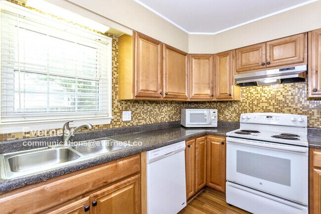Foto del edificio - 804 Vestavia Villa Ct