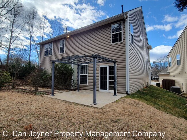 Building Photo - 4 br, 2.5 bath House - 111 Circle Grove Ct
