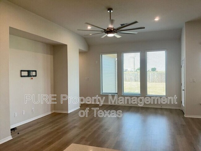 Foto del edificio - 124 Westfield St