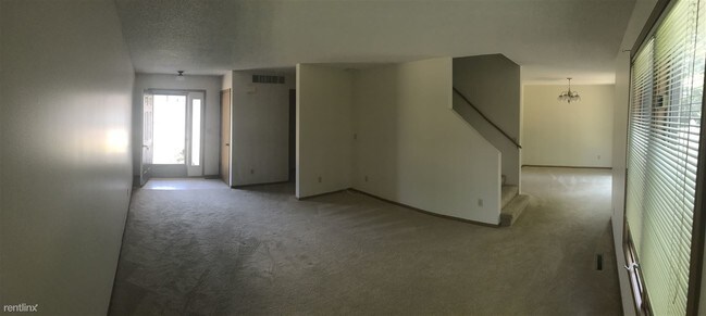 Building Photo - 3 br, 2.5 bath Duplex - 6106 Summerset Dr ...