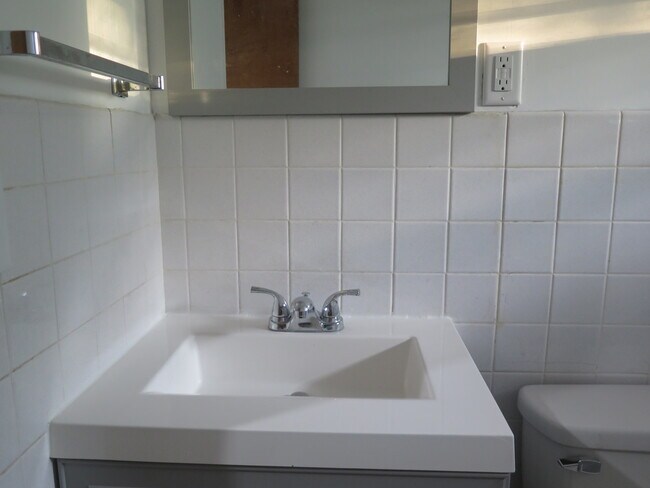 Foto del edificio - 2319 Cherry Hills Dr