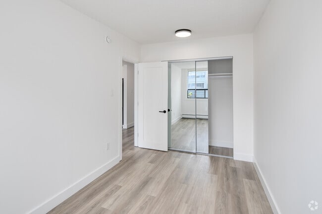 1BR, 1BA - 500SF - Bedroom - Pacific Cove Apartments