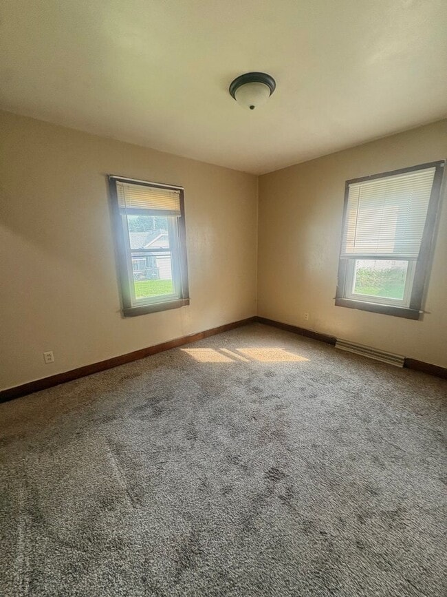 Building Photo - 320 Blowers Ave