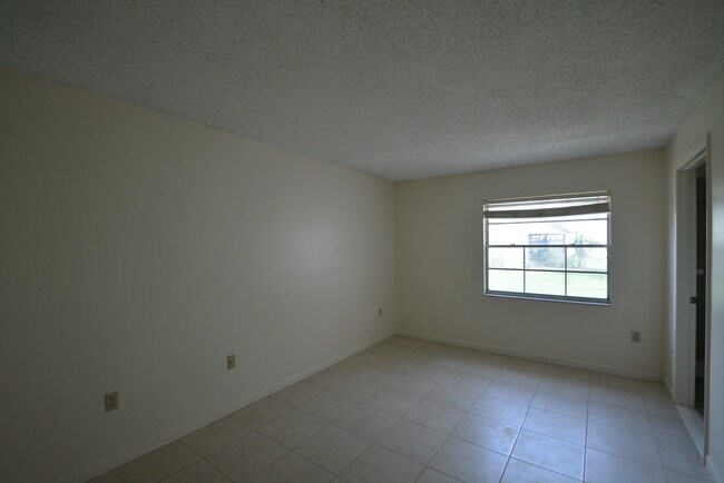 Building Photo - 2 BR/2BA CONDO IN CLEARLAKE VILLAGE IN COCOA