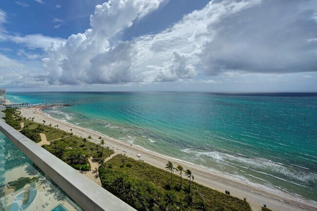 Foto del edificio - 10203 Collins Ave