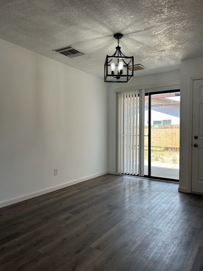 Building Photo - Please contact Vaughn Realty to set up an appointment, 760-446-6561