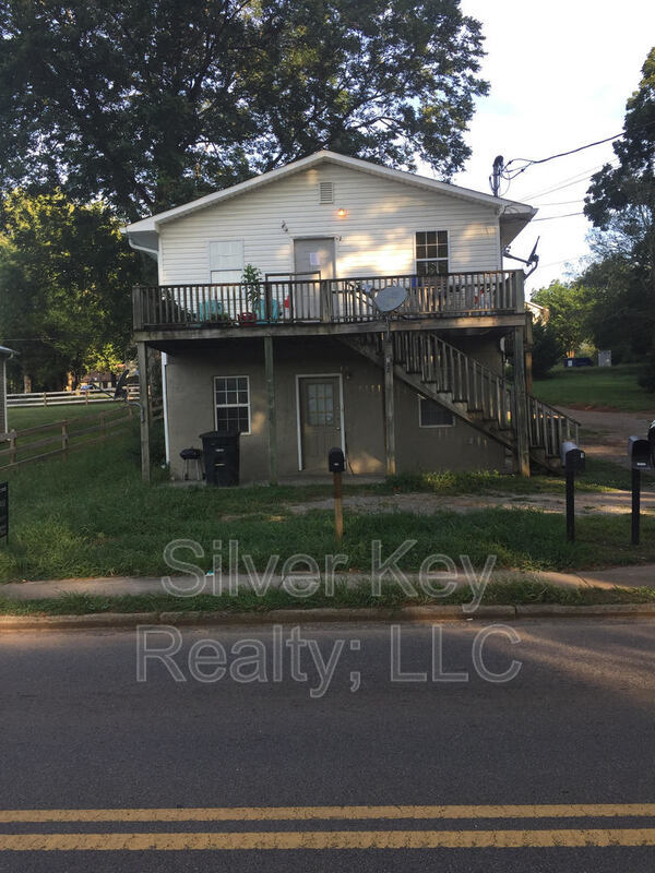 Primary Photo - 702 Eastanallee Ave