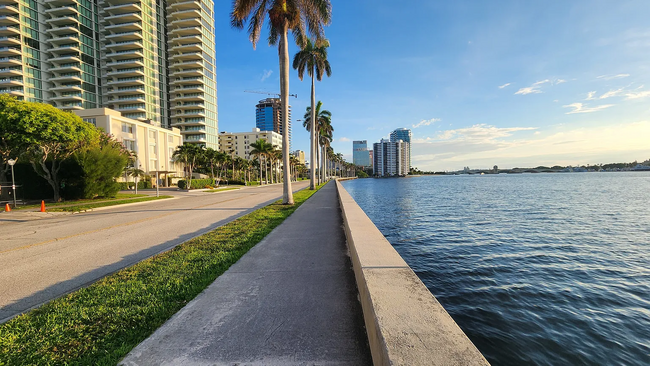 Foto del edificio - 1601 S Flagler Dr