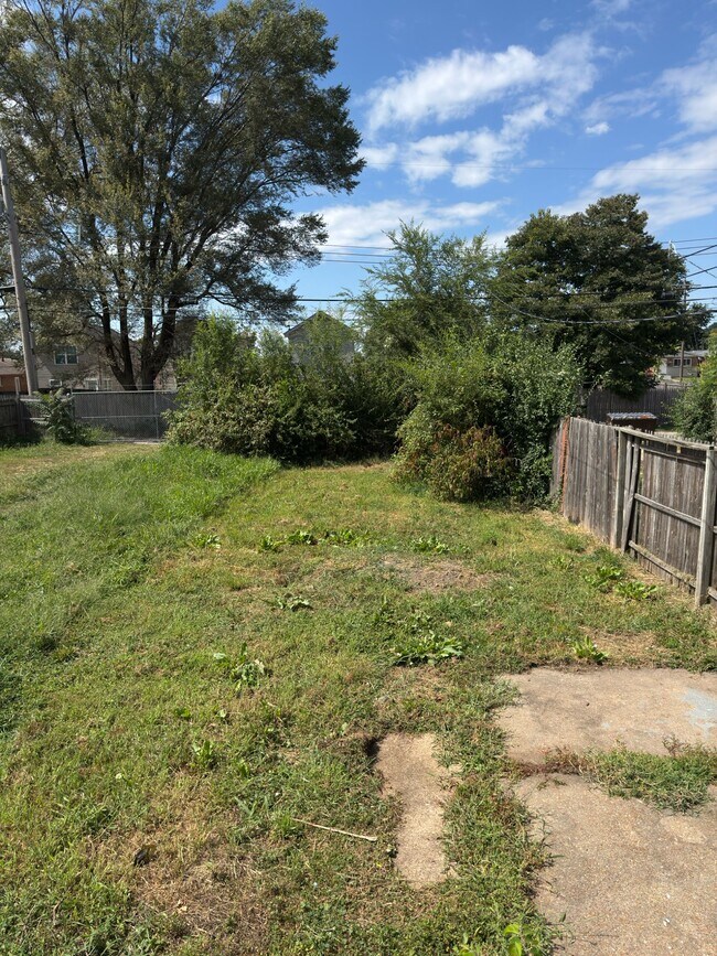 Foto del edificio - 7707 Vermont Ave