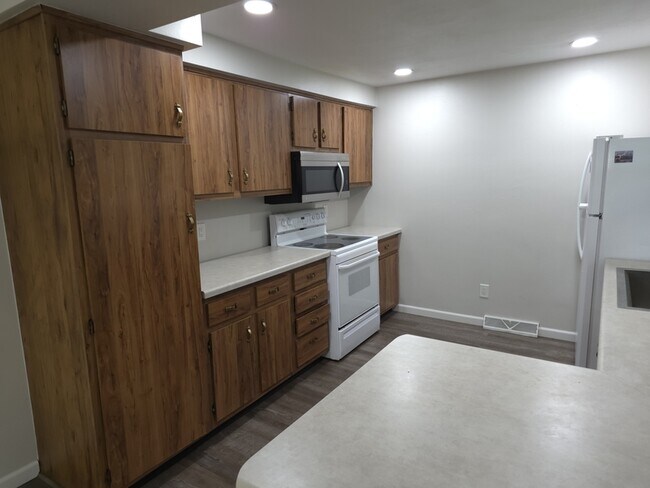 Foto del edificio - 3124 N Bluemound Dr