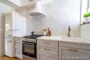 Building Photo - 2 br, 1 bath  - Marseille Deco Apts.