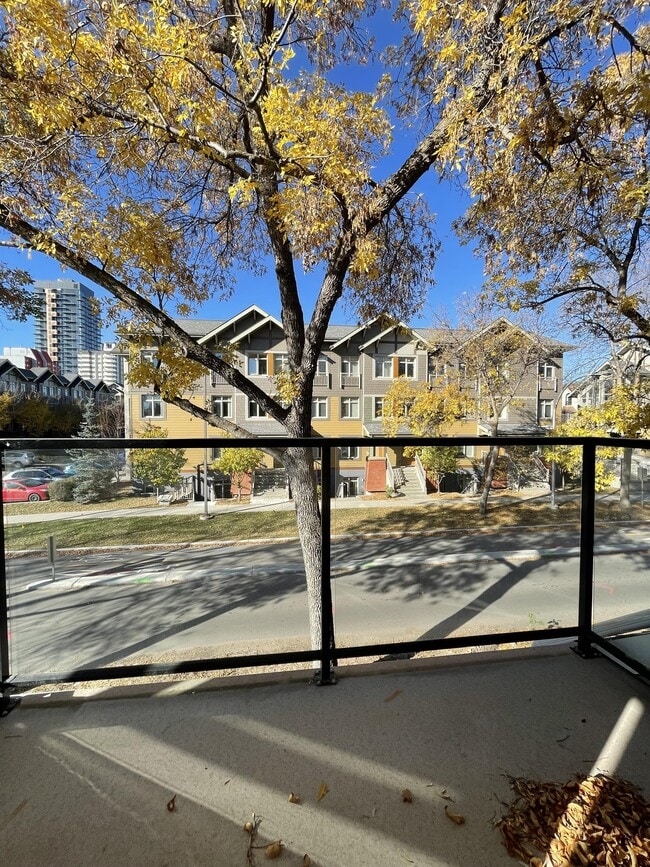 Building Photo - 8715-8110 110 St NW
