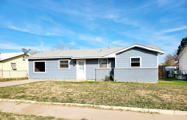 Building Photo - 3702 Caroline St
