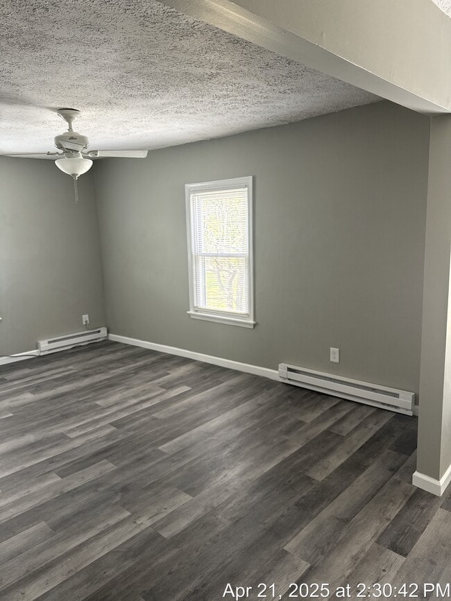 Building Photo - 463 Carvel Beach Rd