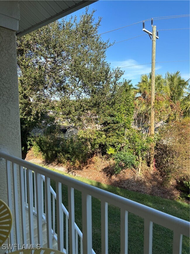 Foto del edificio - 1270 Shady Rest Ln