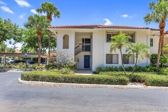 Building Photo - 60 Pelican Pointe Dr