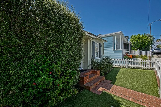 Foto del edificio - Beautifully Remodeled, Bright & Airy 3BR2B...
