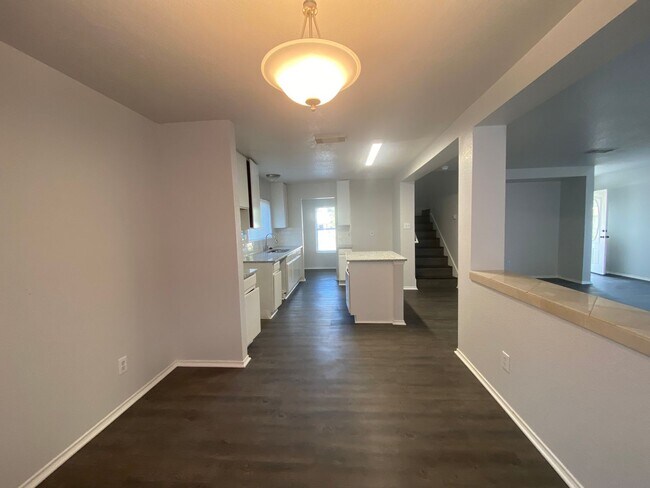 Foto del edificio - Cozy home in 78245!