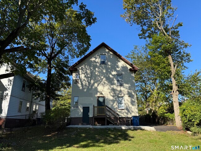 Foto del edificio - 393 Newhall St