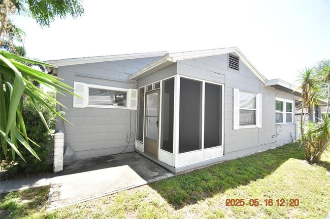 Building Photo - 872 51st Ave N