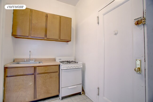 Foto del edificio - 64 W 82nd St