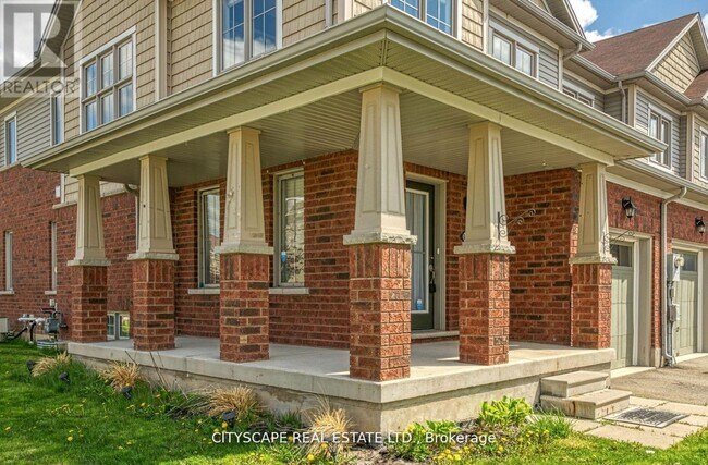 Building Photo - 8485 Primrose Ln