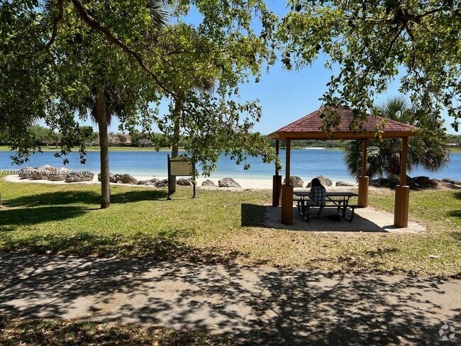 Building Photo - 9715 Hammocks Blvd