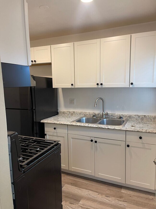 Foto del edificio - TOWER STREET  6930-6932 (DUPLEX)