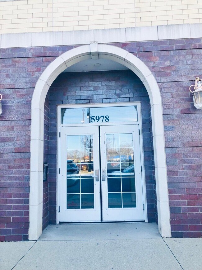 Foto del edificio - 5978 N Lincoln Ave