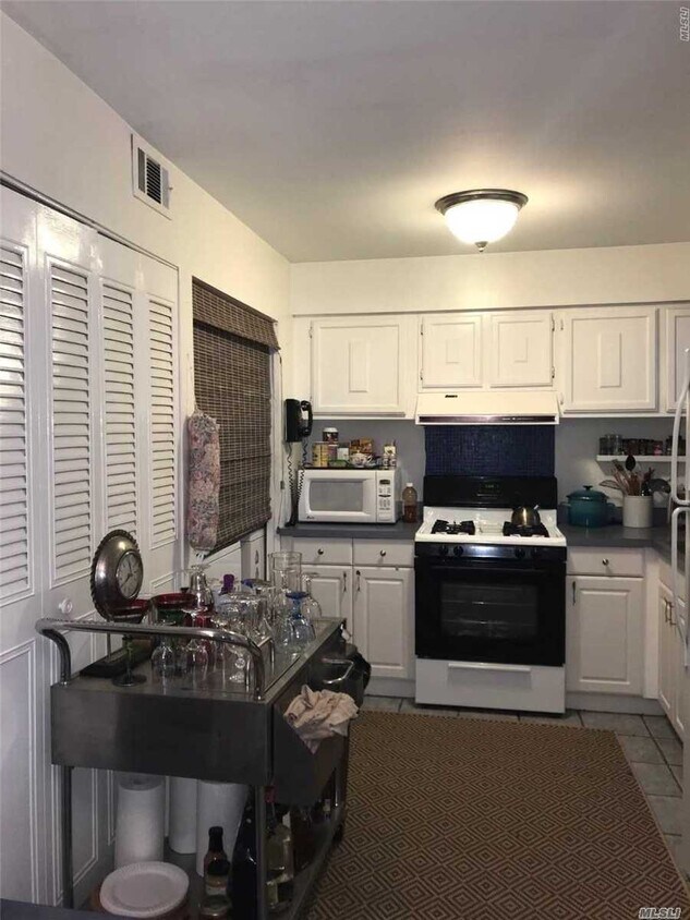 Primary Photo - 181 Feller Dr