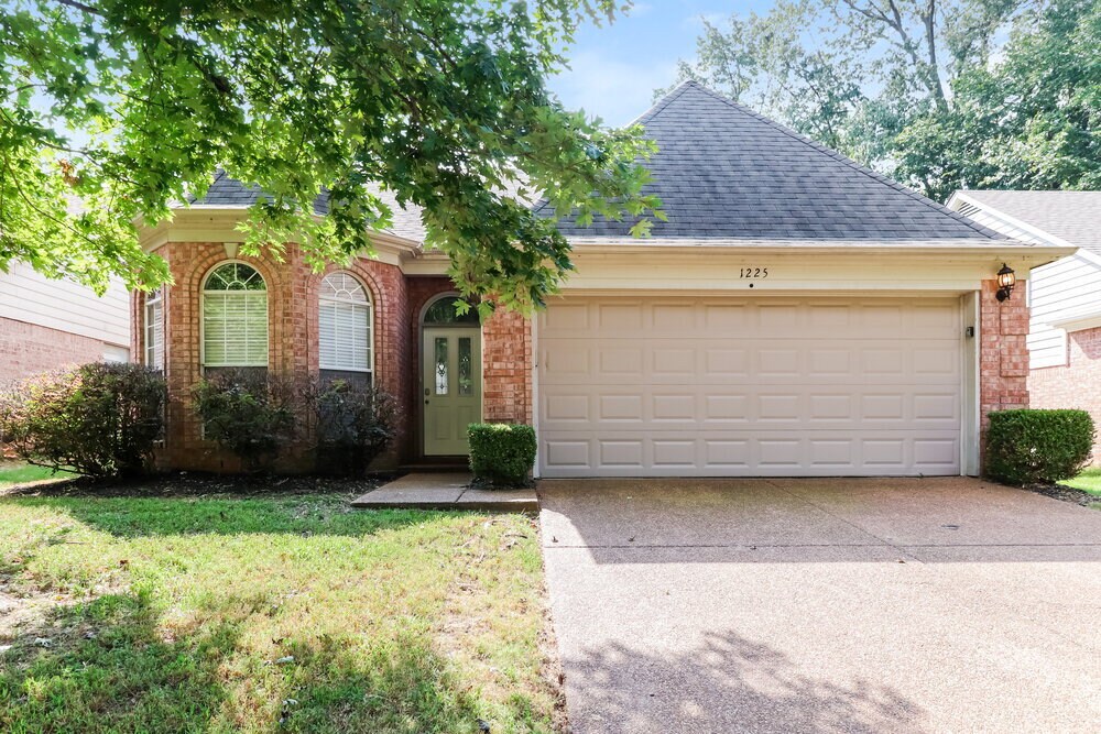 Foto principal - 1225 Bridgewater Rd