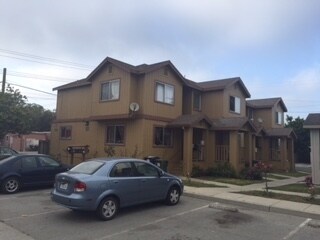 Building Photo - 152 E Riverside Dr