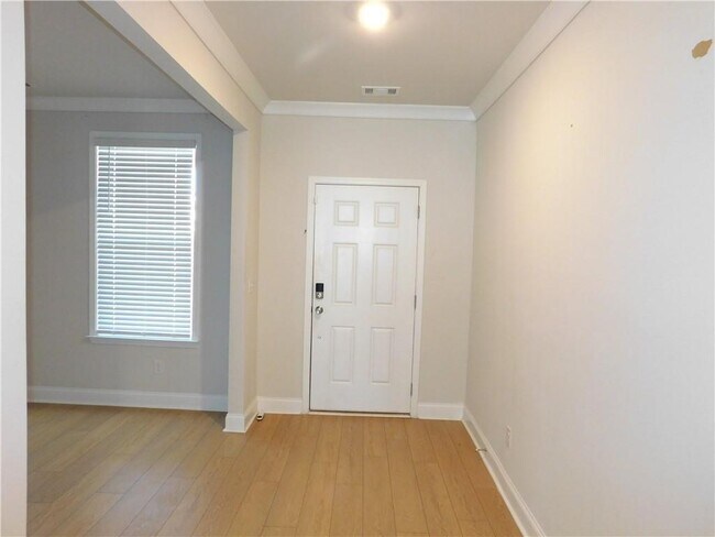 Building Photo - 930 Elderberry Ct