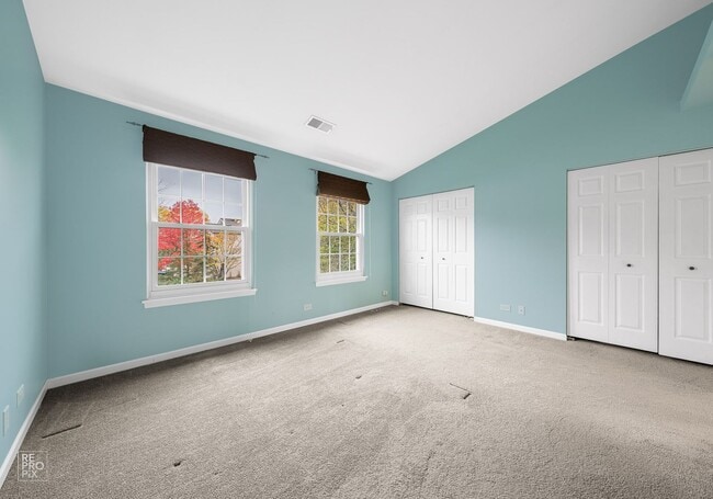 Building Photo - Schaumburg Two Story Two Bed Townhome