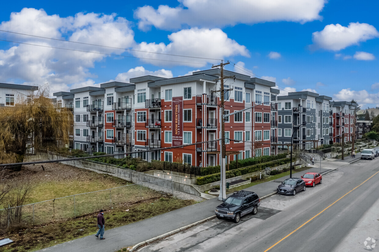 Primary Photo - Ridgewood Place