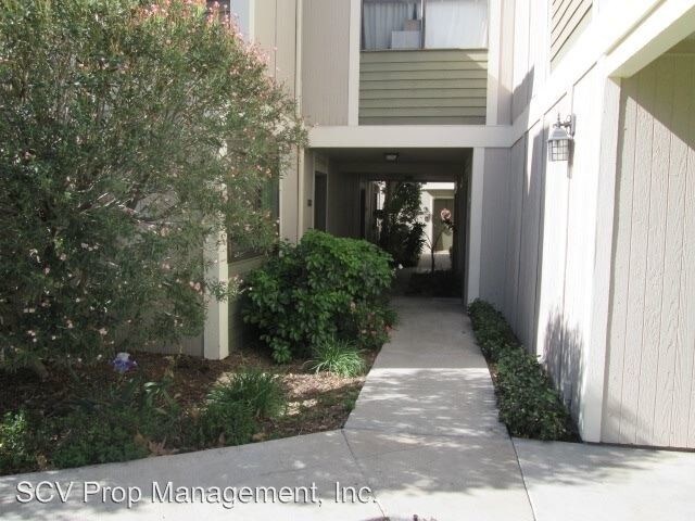 Foto del edificio - 27070 Hidaway Ave