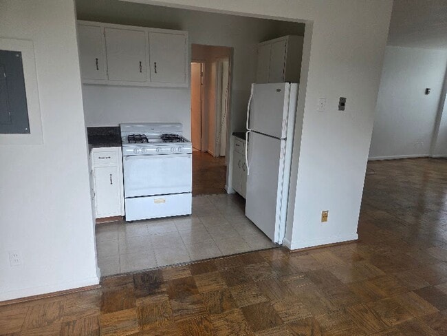 Interior Photo - Robin Towers