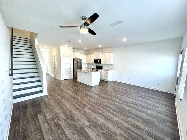 Foto del edificio - New 3/2 Townhome close to TAFB.