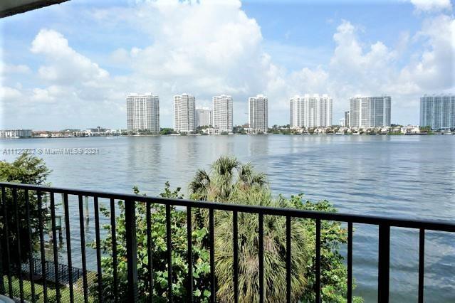 Foto del edificio - 17878 N Bay Rd