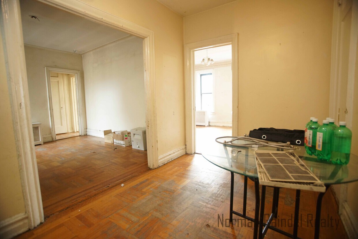Primary Photo - 5225 14th Ave