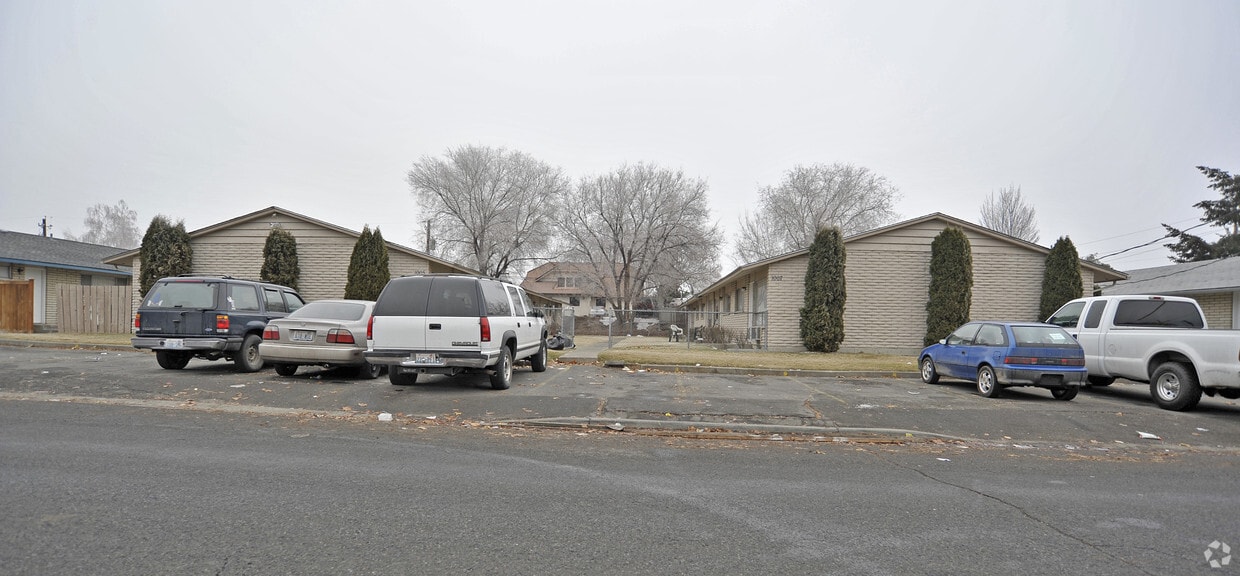 Primary Photo - 1005 S 41st Ave, Yakima, WA 98908