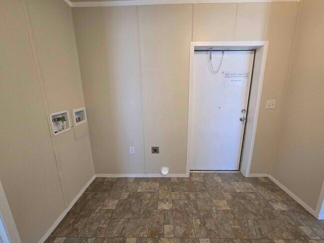 Foto del edificio - 709 N Collins Fwy